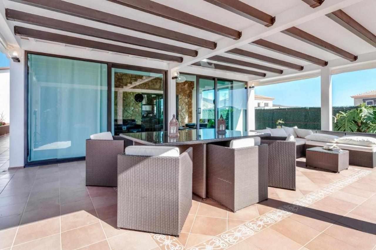 Villa Cobas Con Piscina Y Privada Triquivijate 外观 照片