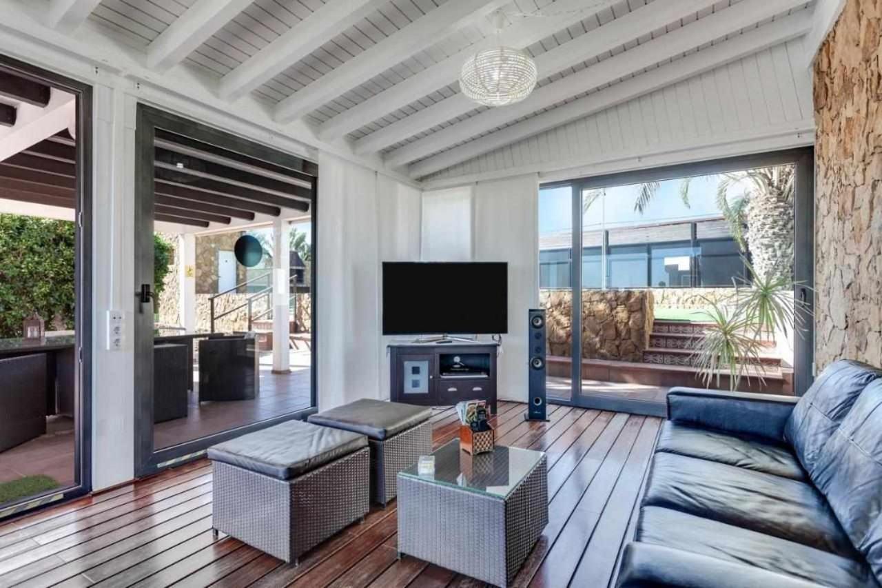 Villa Cobas Con Piscina Y Privada Triquivijate 外观 照片