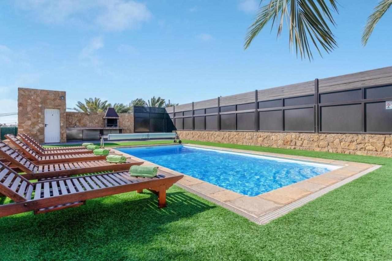 Villa Cobas Con Piscina Y Privada Triquivijate 外观 照片